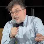 Vaccine Scientist Warns Antiscience Conspiracies Have Grow to be a Deadly, Structured Motion