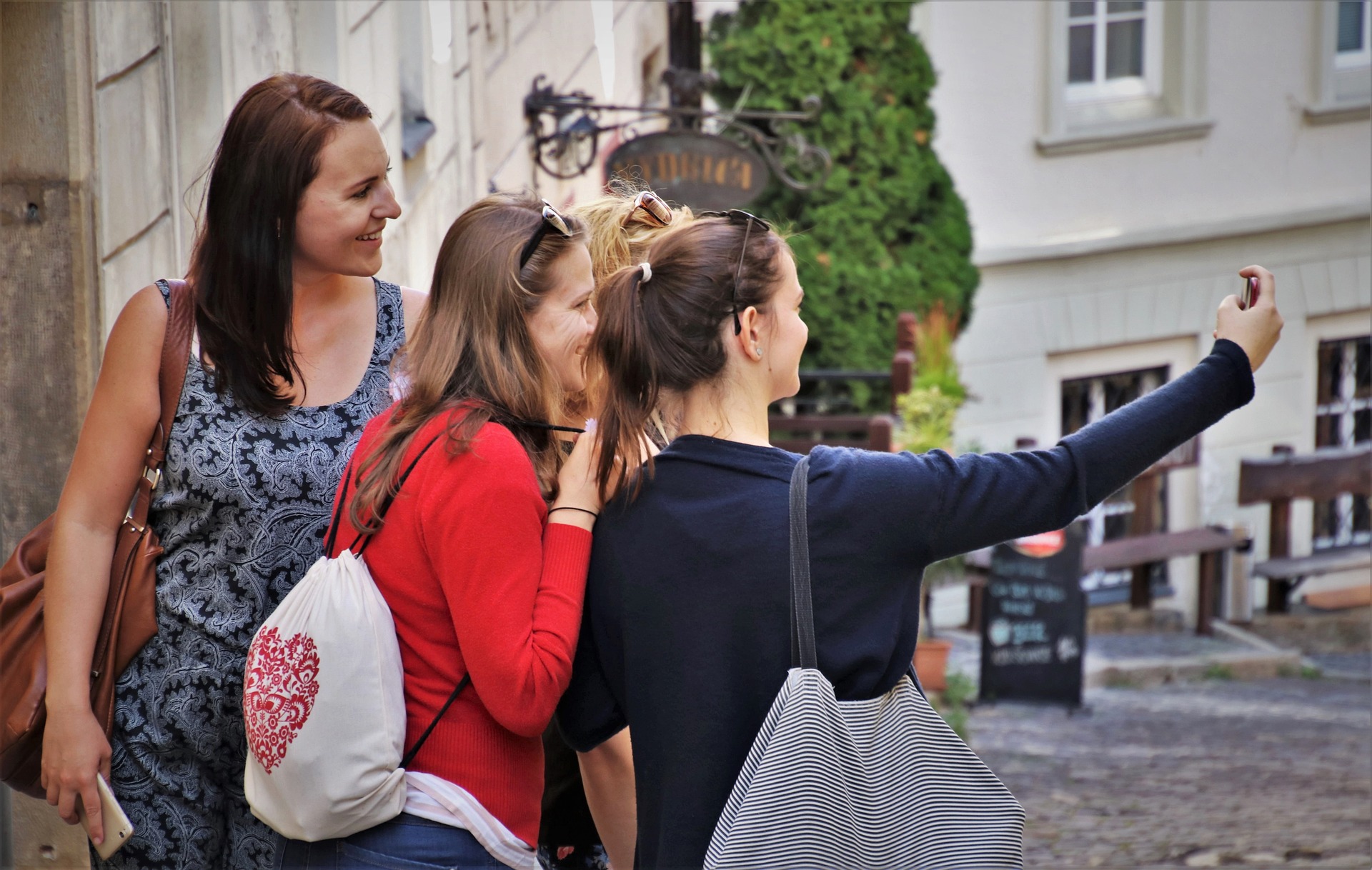 How Apps and Platforms Are Transforming the Escort Industry