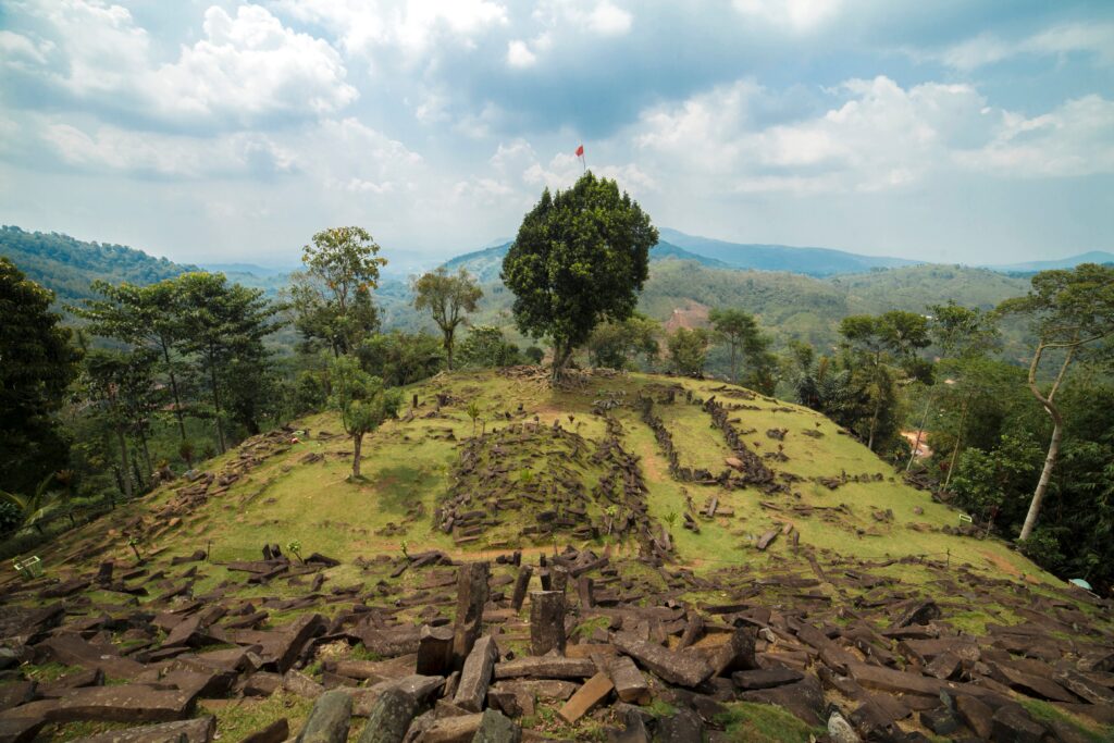 Professionals Question Claims that World’s Oldest Pyramid Was Discovered in Indonesia