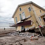 Demolishing Houses That Maintain Hurricane Problems Can Increase Regional Economy